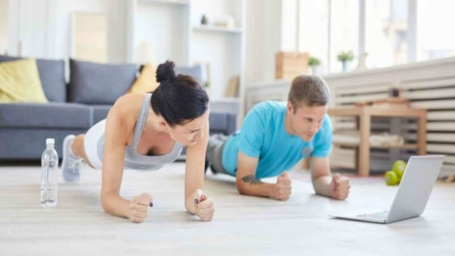 8 Rekomendasi Olahraga Ringan untuk Pekerja Kantoran untuk Menjaga Kesehatan